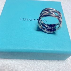Tiffany & Co. Sterling Silver 925 Wide Knot Celtic Ring Size 9.5 (61mm).